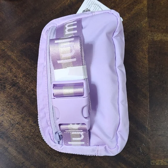 Lululemon Lavender Water Bottle & Pouch Set - Picture 2 of 8